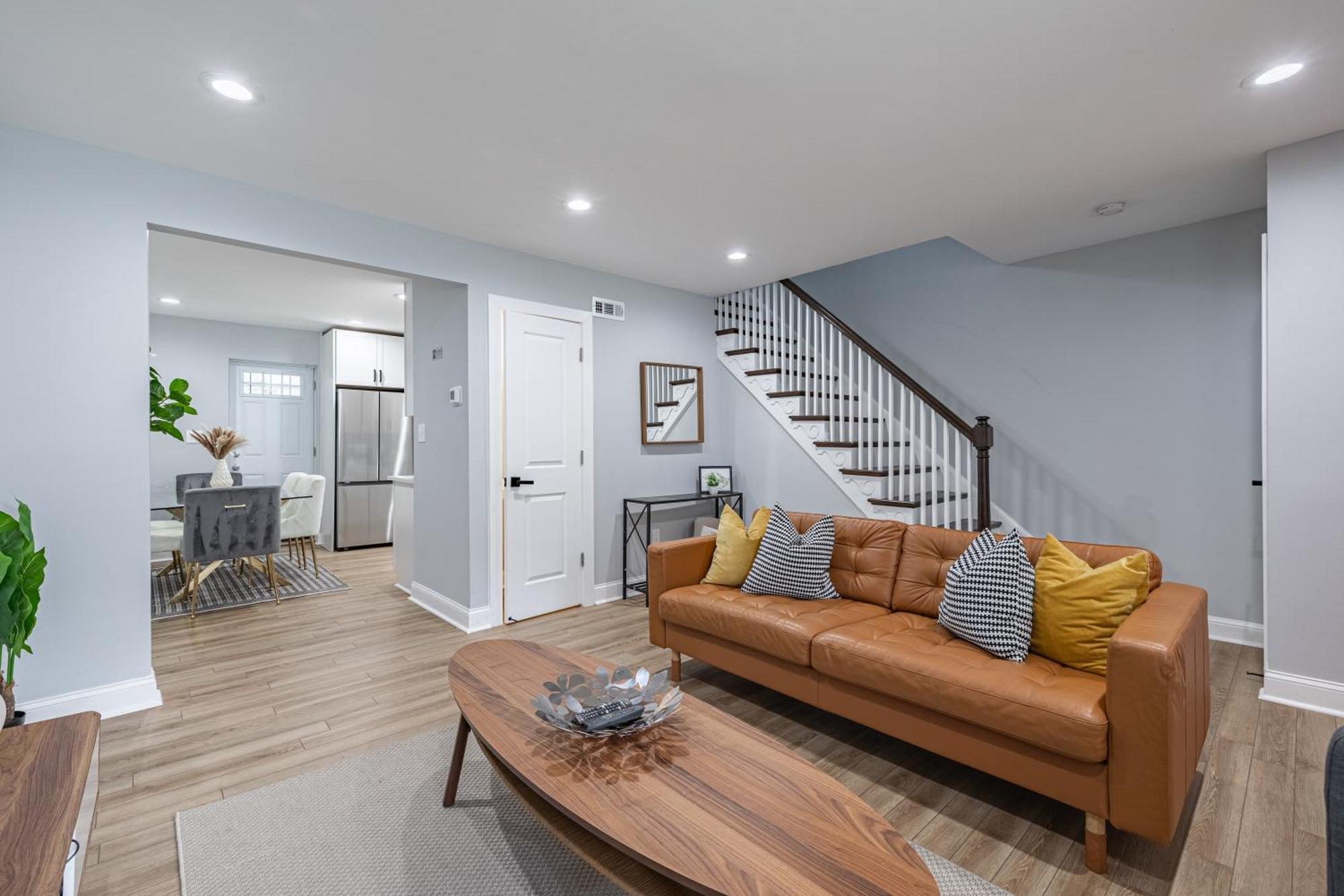 Holiday home Modern Luxury 4 Bedroom 7 Bed Townhome Near Transportation *