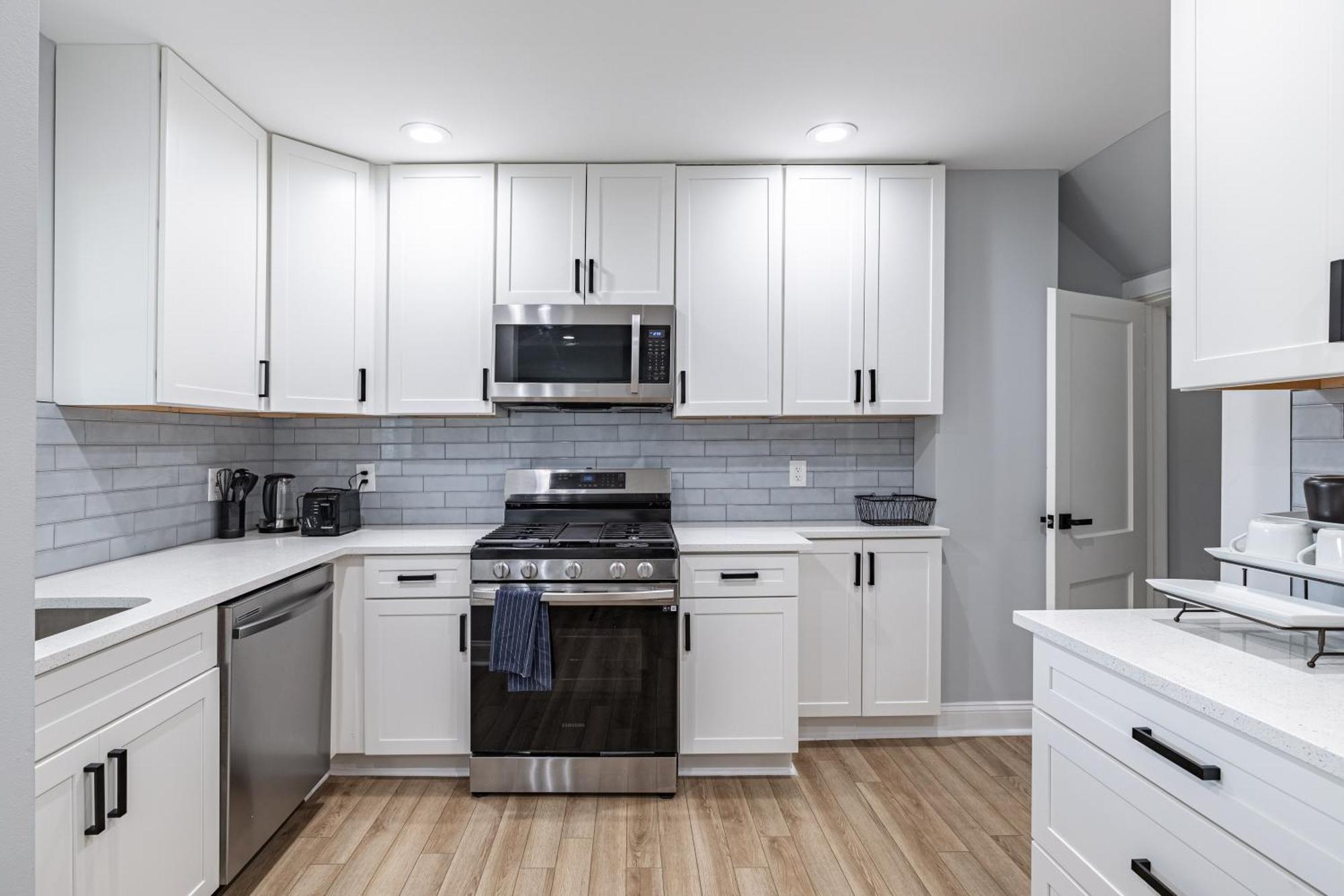Holiday home Modern Luxury 4 Bedroom 7 Bed Townhome Near Transportation Washington